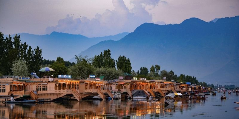 Go First Srinagar Office